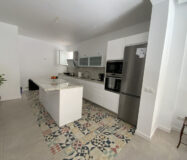 Угловой дом в Старом городе Марбельи с террасой 120 кв.м