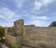 Угловой дом в Старом городе Марбельи с террасой 120 кв.м