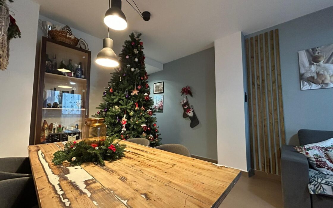 Квартира 76 кв.м з 2 спальнями в центрі Ла Нусії з терасою