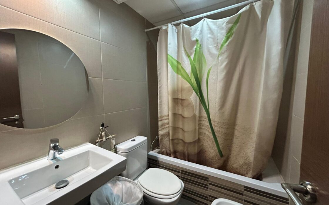 Квартира 76 кв.м з 2 спальнями в центрі Ла Нусії з терасою