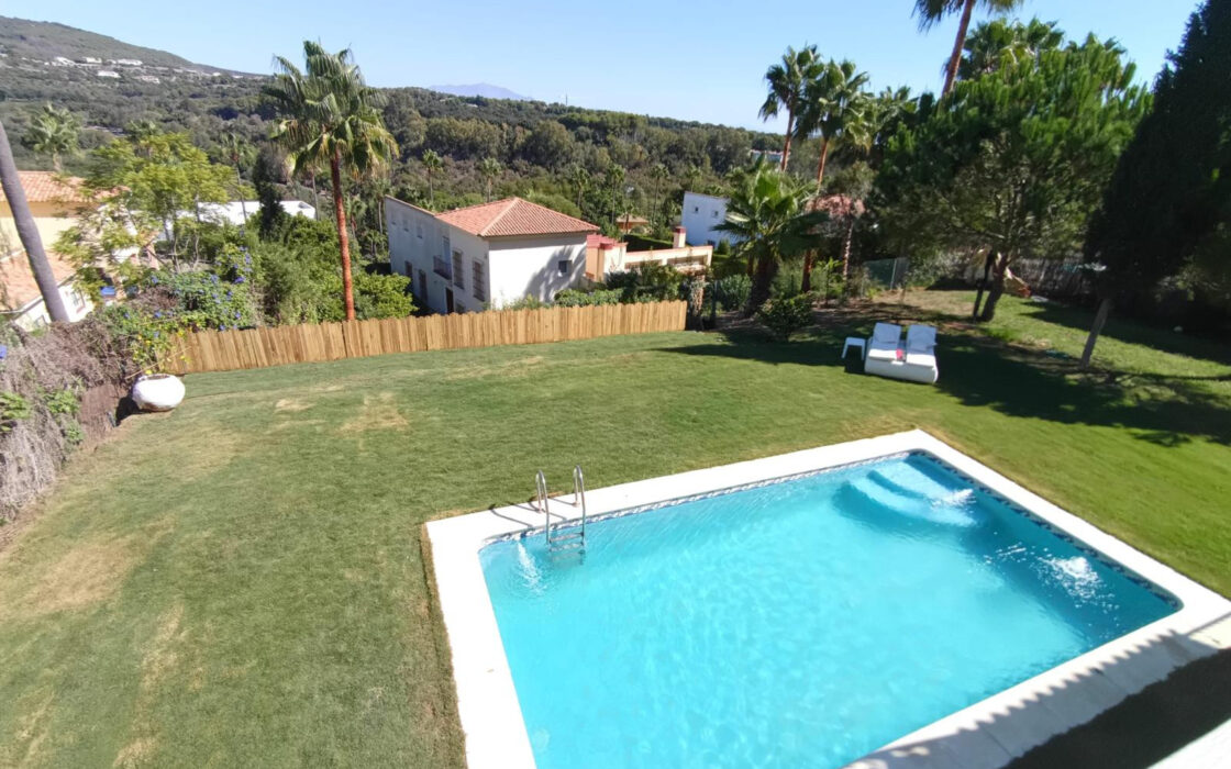 Вилла в Сотогранде 525 кв.м с террасой у моря