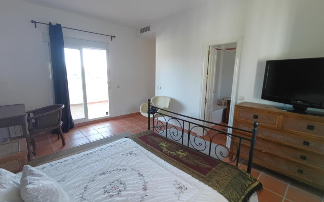 Вилла в Сотогранде 525 кв.м с террасой у моря