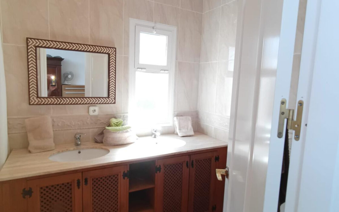 Вилла в Сотогранде 525 кв.м с террасой у моря