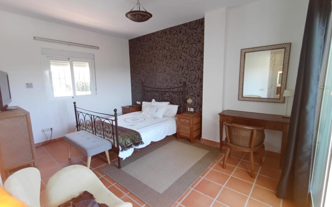 Вилла в Сотогранде 525 кв.м с террасой у моря