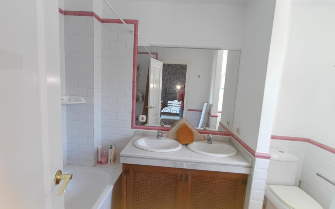 Вилла в Сотогранде 525 кв.м с террасой у моря