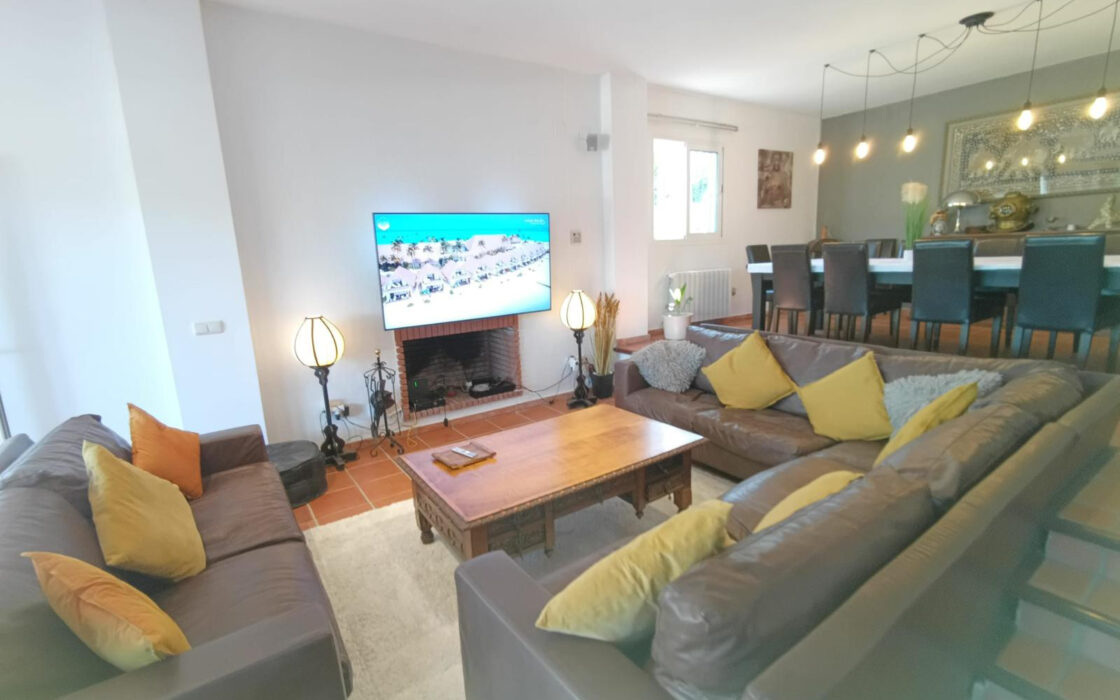 Вилла в Сотогранде 525 кв.м с террасой у моря