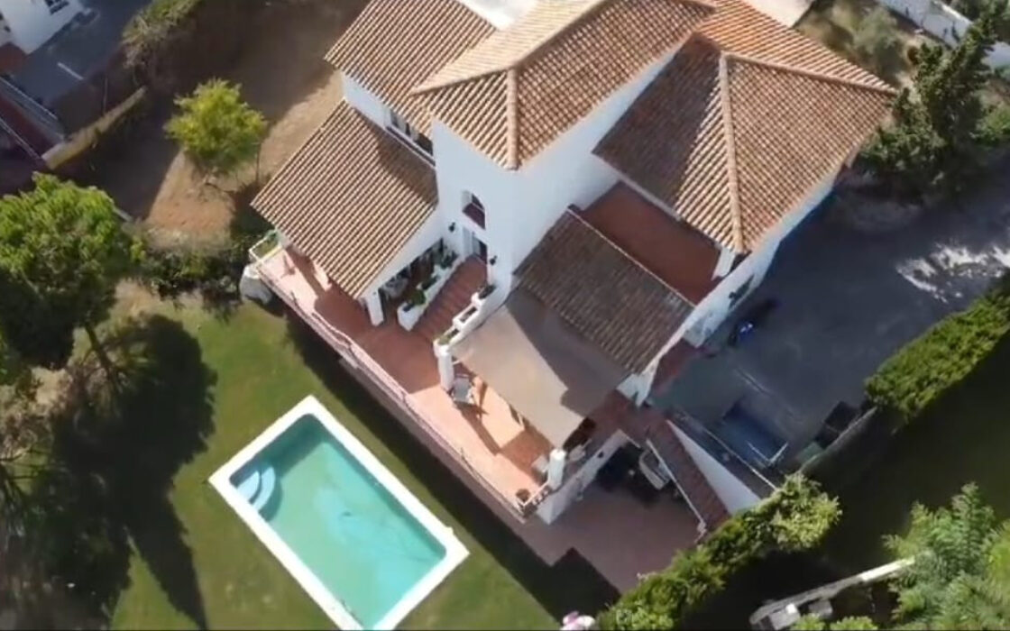 Вилла в Сотогранде 525 кв.м с террасой у моря