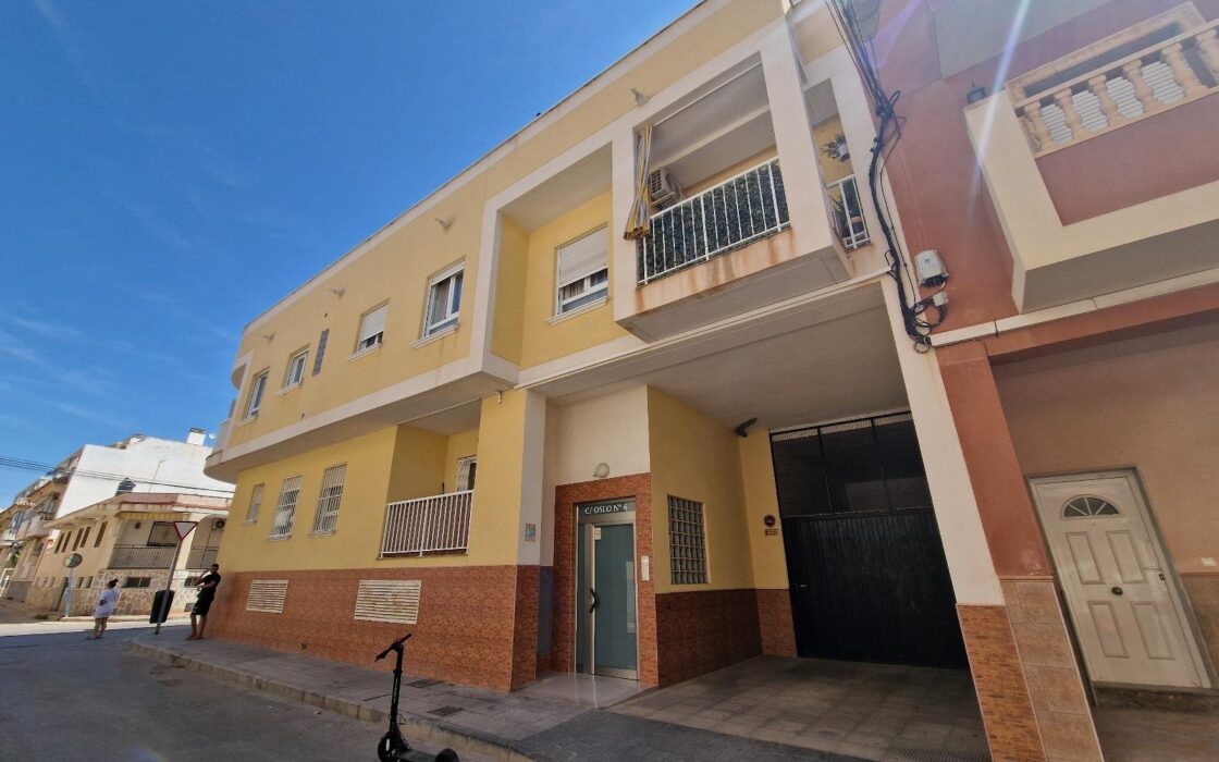 Апартаменты на 66 кв.м в Торревьехе у моря 2010 года