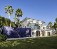 Вілла в Нуэва-Андалусія з терасою у поля для гольфа