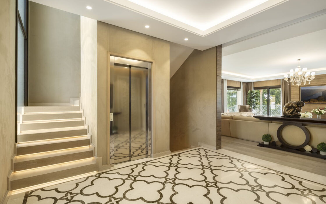 Вілла в Нуэва-Андалусія з терасою у поля для гольфа