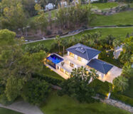 Вілла в Нуэва-Андалусія з терасою у поля для гольфа