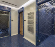 Вілла в Нуэва-Андалусія з терасою у поля для гольфа