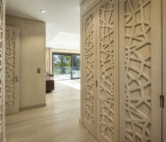 Вілла в Нуэва-Андалусія з терасою у поля для гольфа