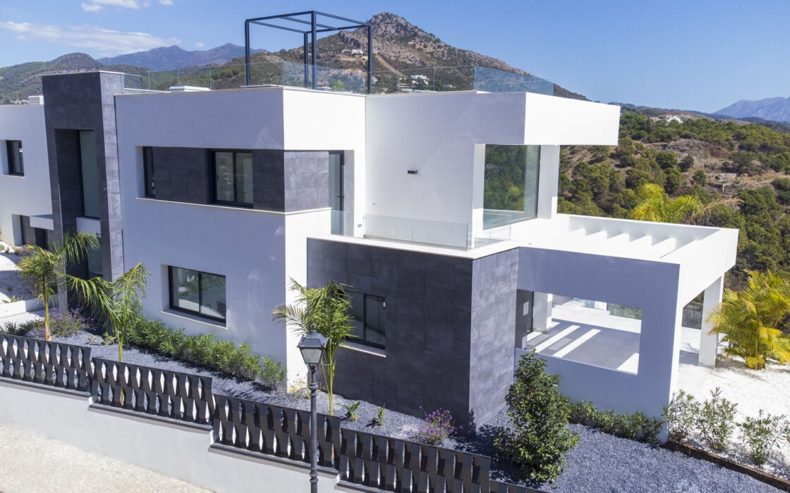 Новая вилла в Марбелье 786 кв.м с террасой и мебелью