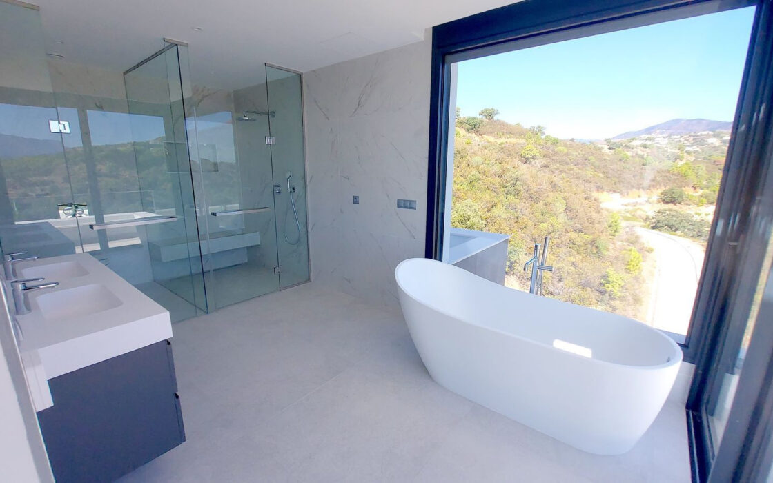 Новая вилла в Марбелье 786 кв.м с террасой и мебелью