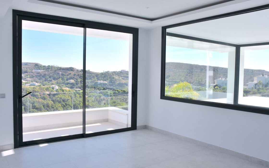 Новая вилла в Марбелье 786 кв.м с террасой и мебелью