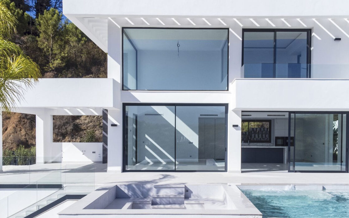 Новая вилла в Марбелье 786 кв.м с террасой и мебелью