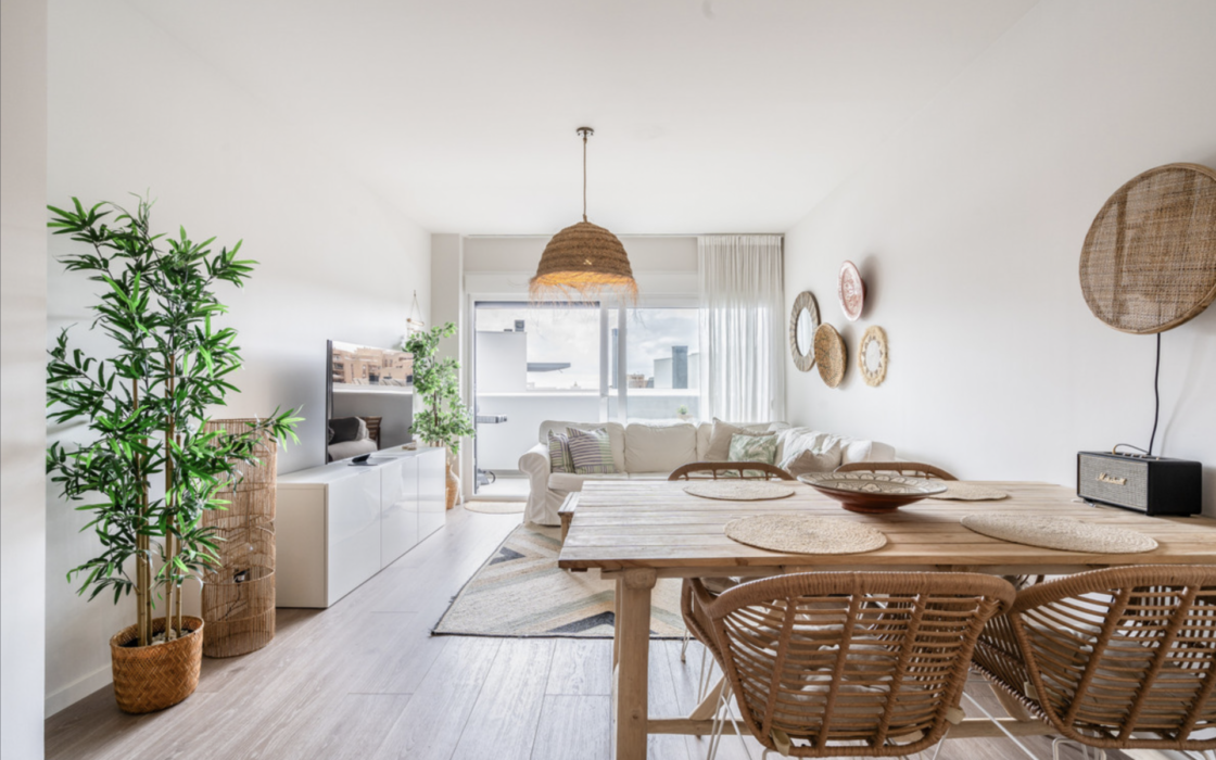 Сучасна квартира з терасою в Естепоні 115 кв.м 2 спальні