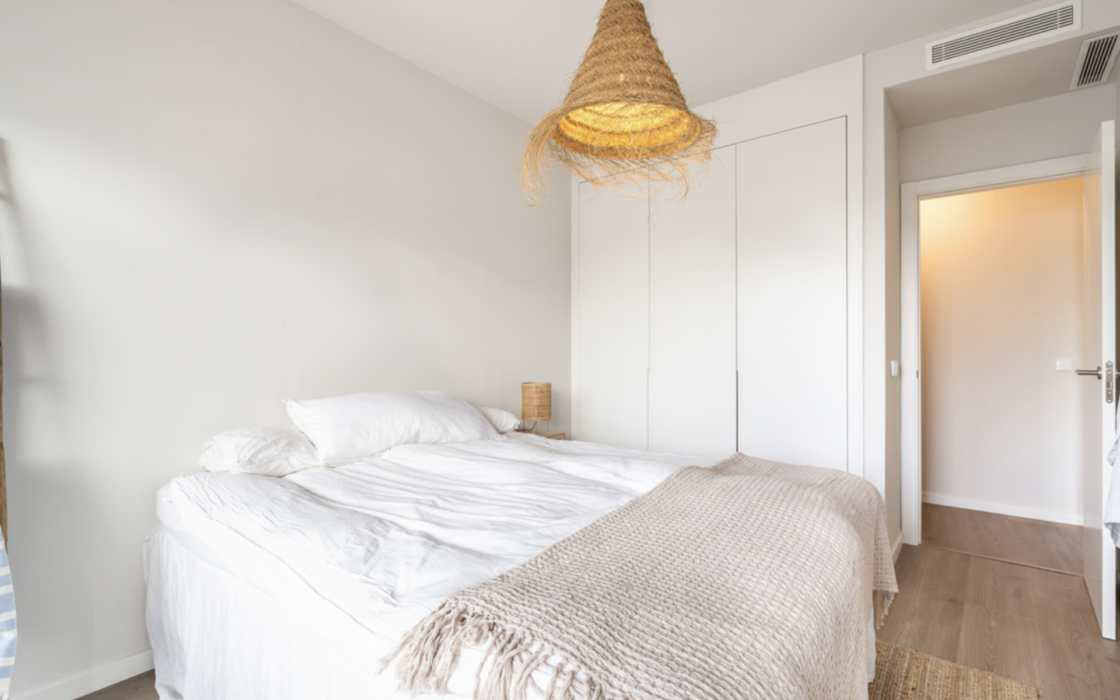 Сучасна квартира з терасою в Естепоні 115 кв.м 2 спальні