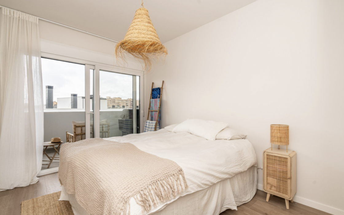 Сучасна квартира з терасою в Естепоні 115 кв.м 2 спальні