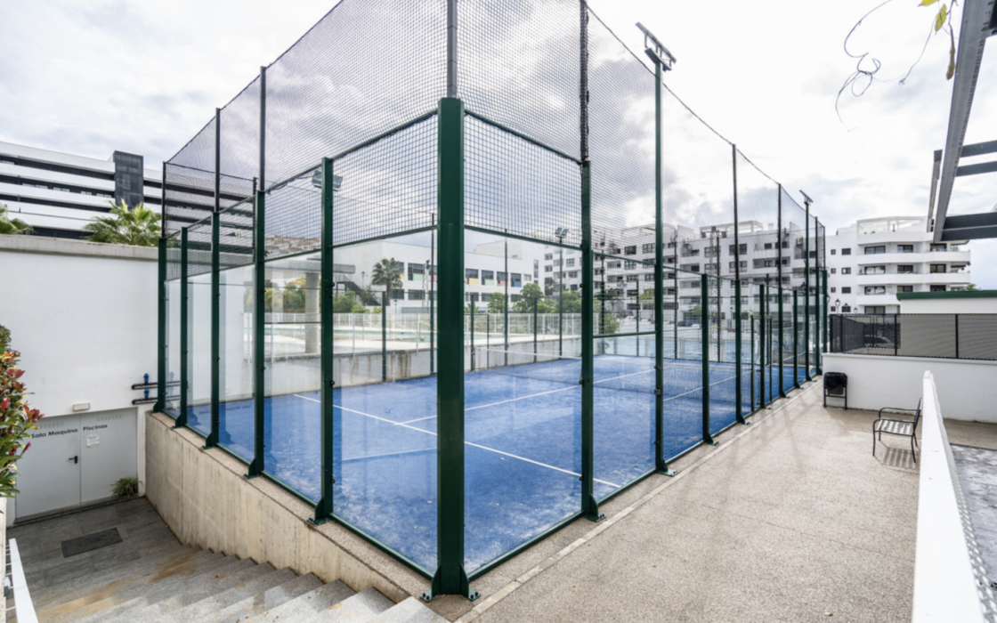 Сучасна квартира з терасою в Естепоні 115 кв.м 2 спальні