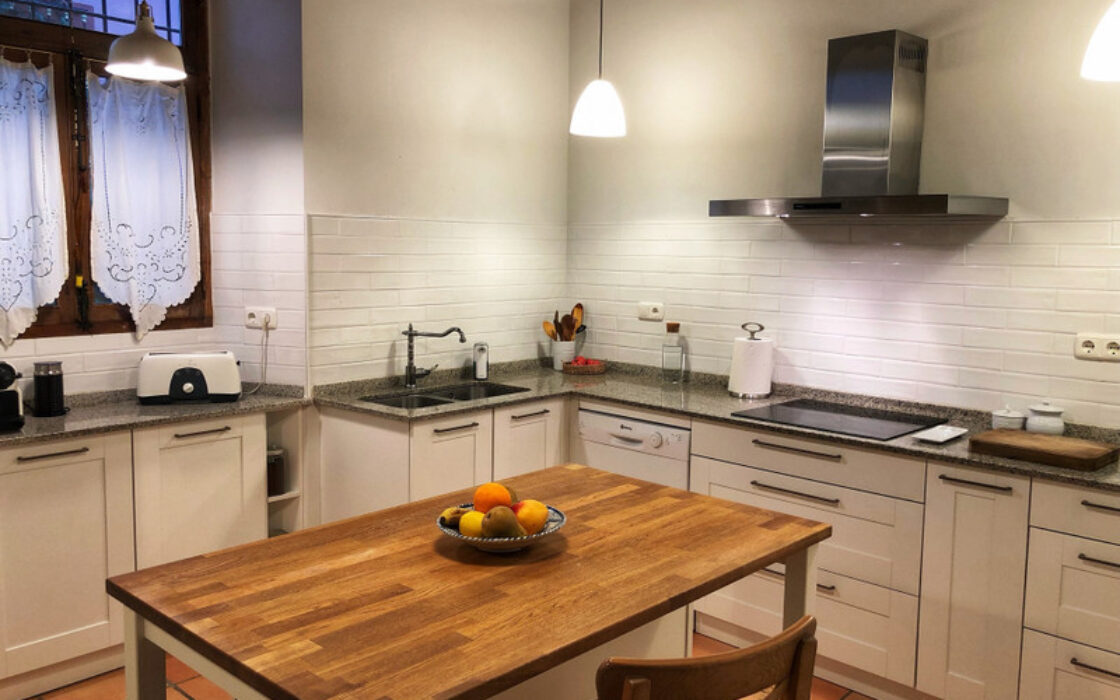 Отель в Марбелье 550 кв.м с террасой в Старом Городе