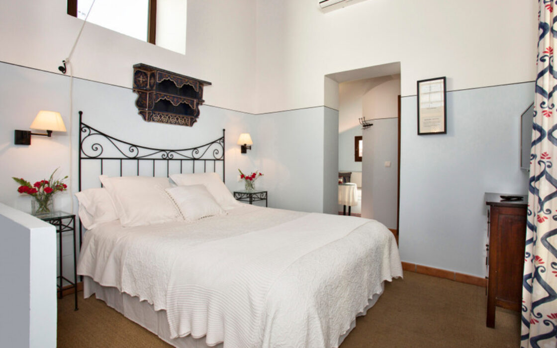 Отель в Марбелье 550 кв.м с террасой в Старом Городе