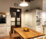 Отель в Марбелье 550 кв.м с террасой в Старом Городе