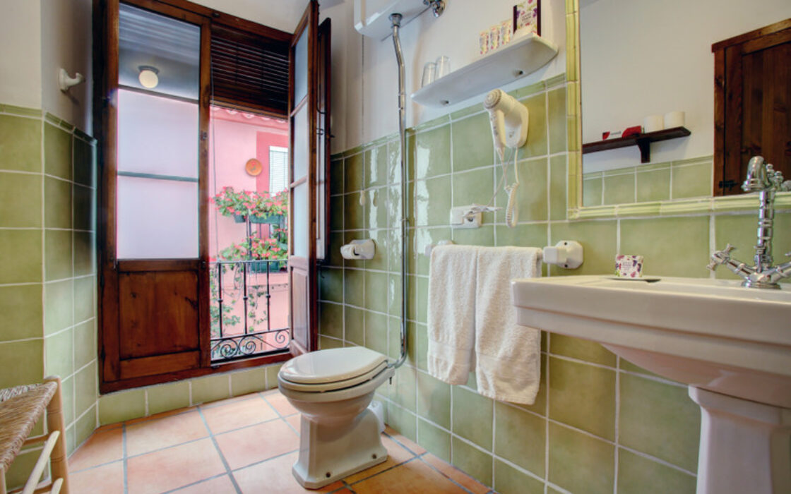 Отель в Марбелье 550 кв.м с террасой в Старом Городе