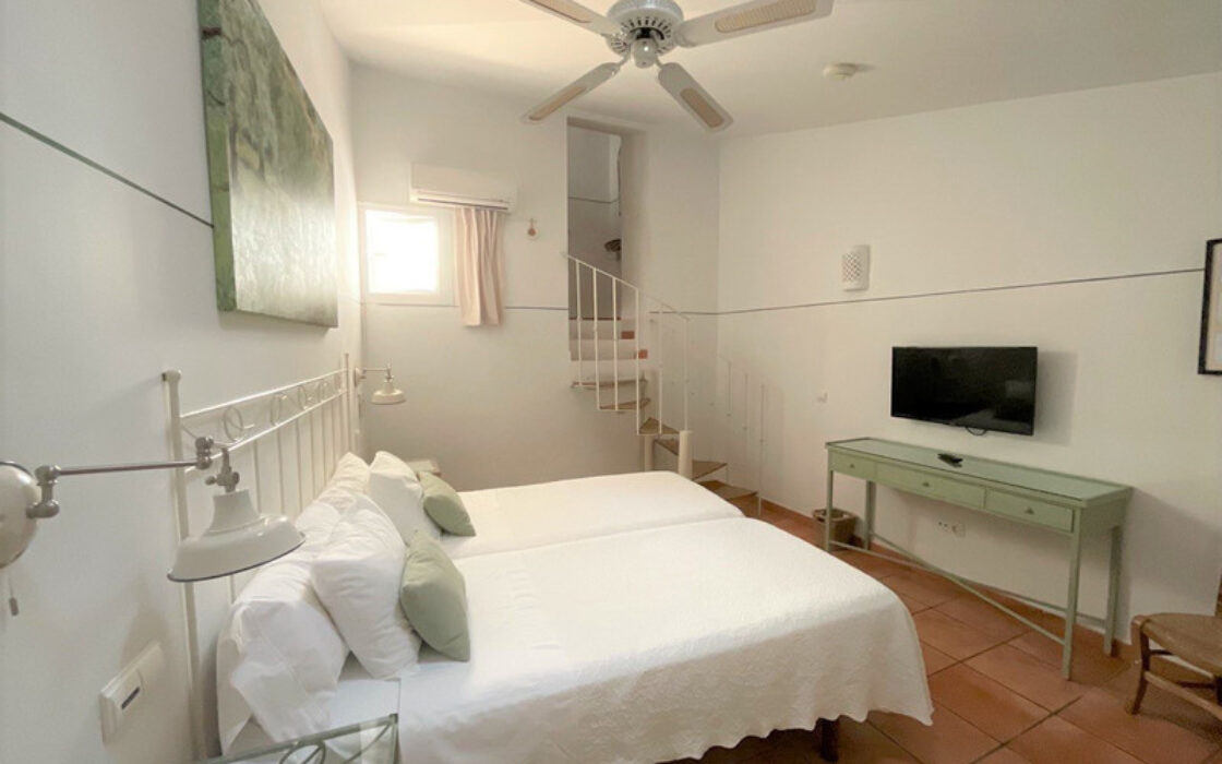 Отель в Марбелье 550 кв.м с террасой в Старом Городе