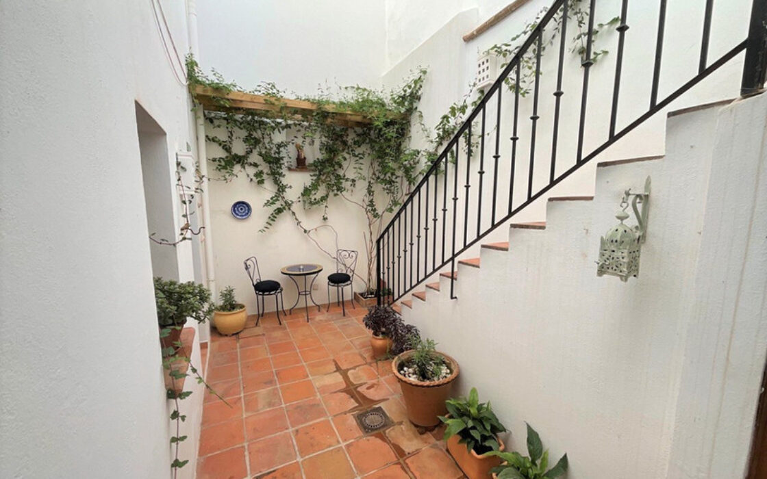 Отель в Марбелье 550 кв.м с террасой в Старом Городе