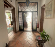 Отель в Марбелье 550 кв.м с террасой в Старом Городе