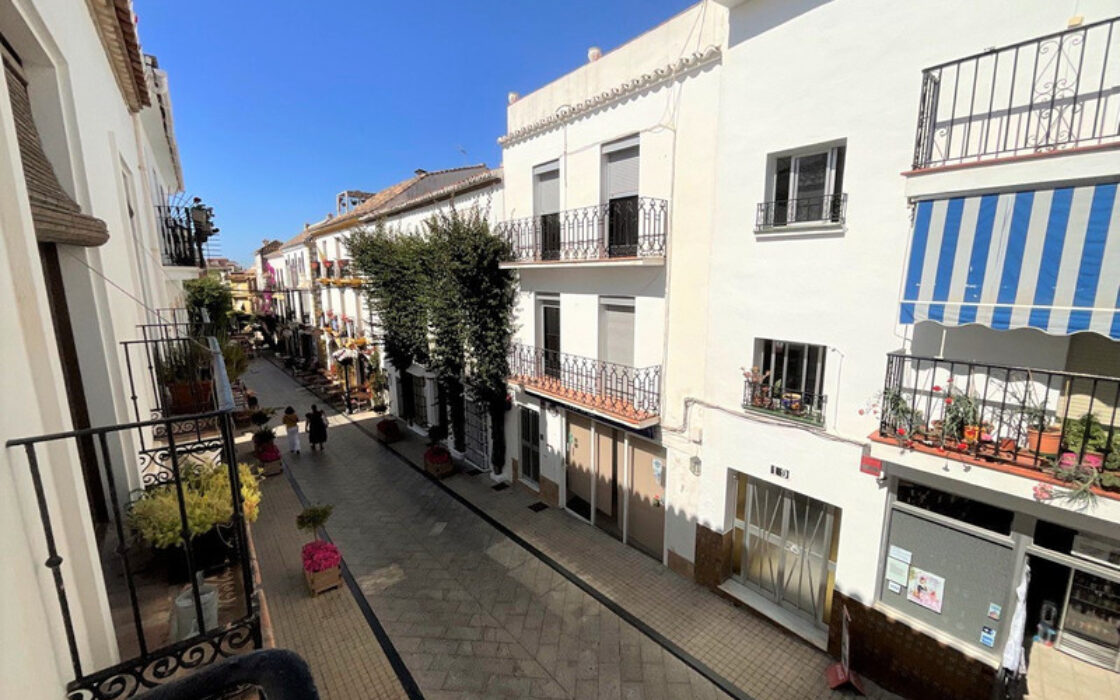 Отель в Марбелье 550 кв.м с террасой в Старом Городе