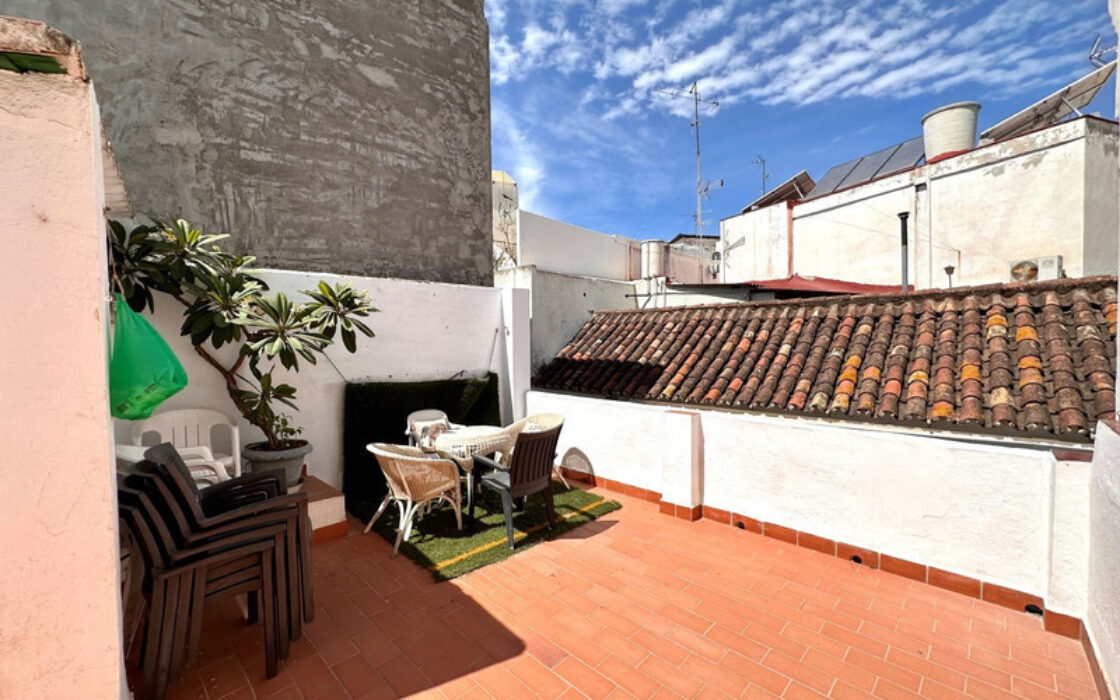 Вилла в Марбелье с террасой и площадью 117 кв.м