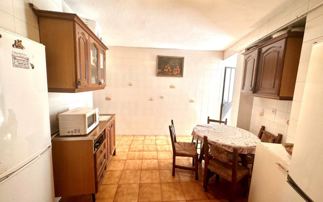 Вилла в Марбелье с террасой и площадью 117 кв.м