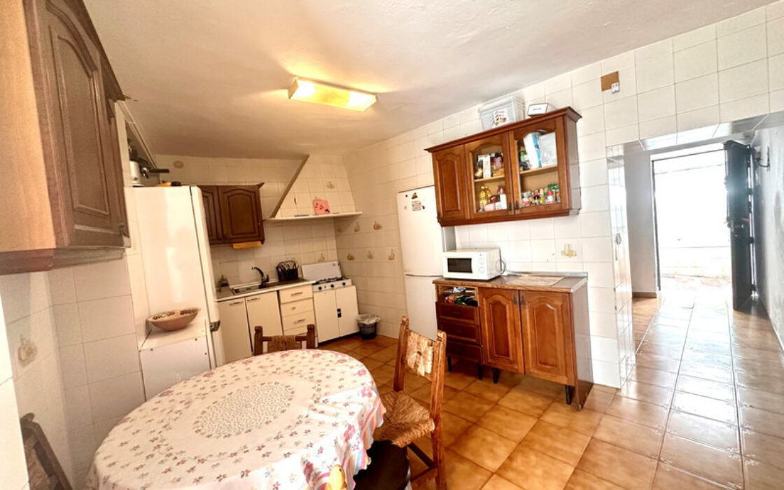 Вилла в Марбелье с террасой и площадью 117 кв.м