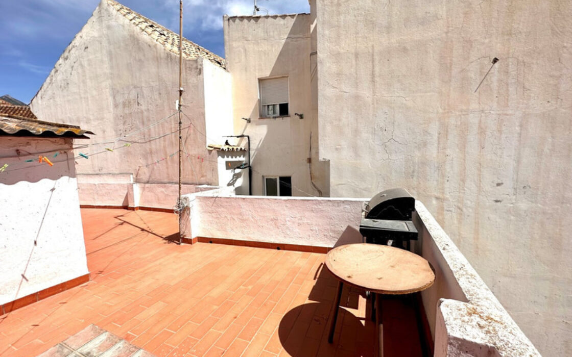 Вилла в Марбелье с террасой и площадью 117 кв.м