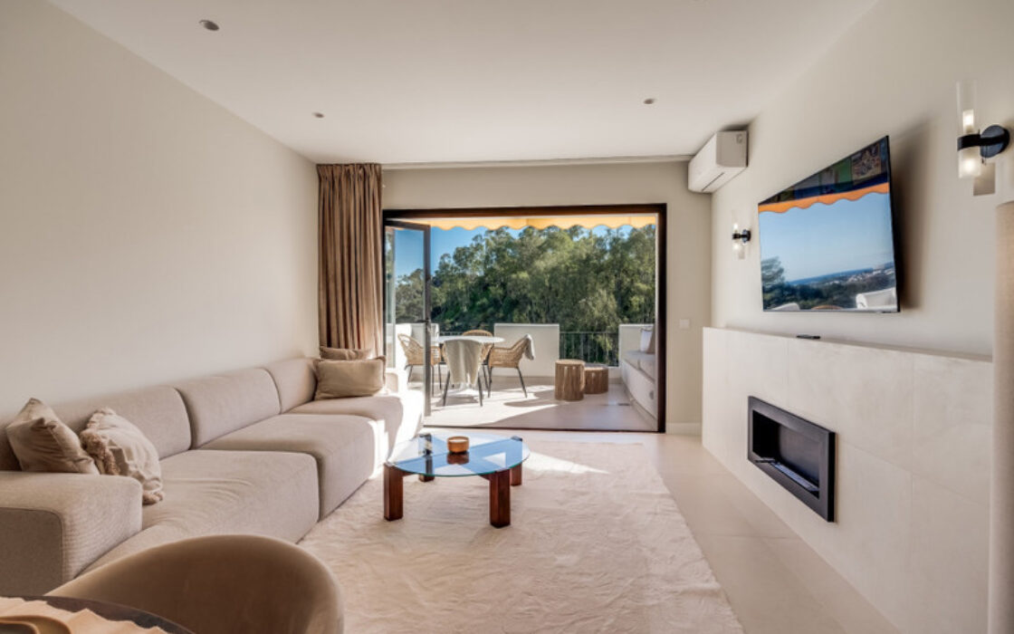 Розкішні апартаменти з терасою в Бенахавісі, 125 кв.м.