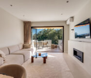 Розкішні апартаменти з терасою в Бенахавісі, 125 кв.м.