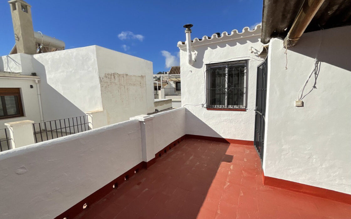 Вилла в Старом городе Марбельи с террасой 140 кв.м