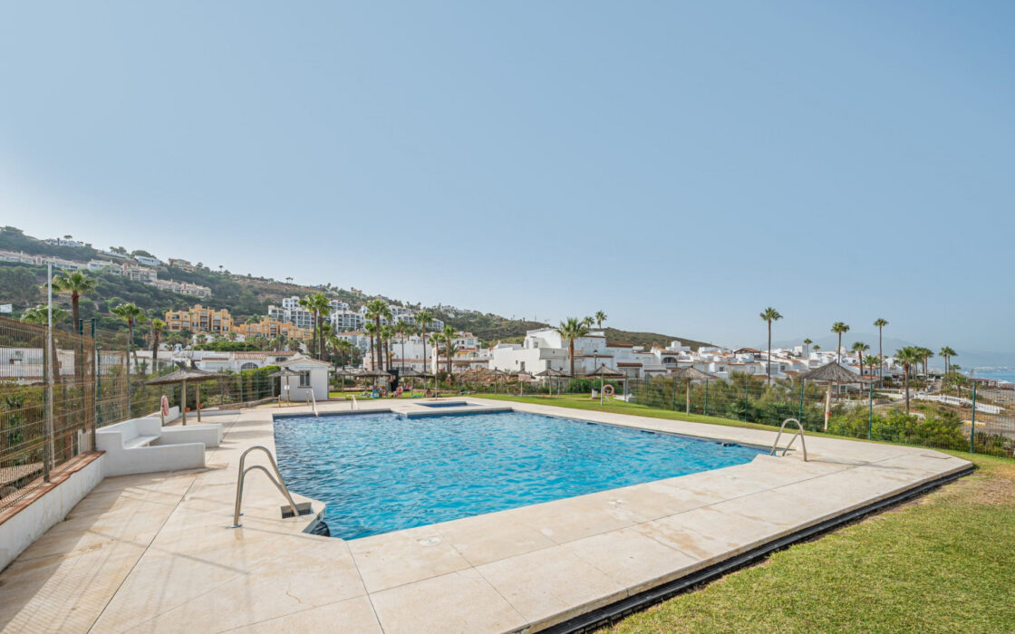 Просторный дом в Манильве, 5 спален, вид на море