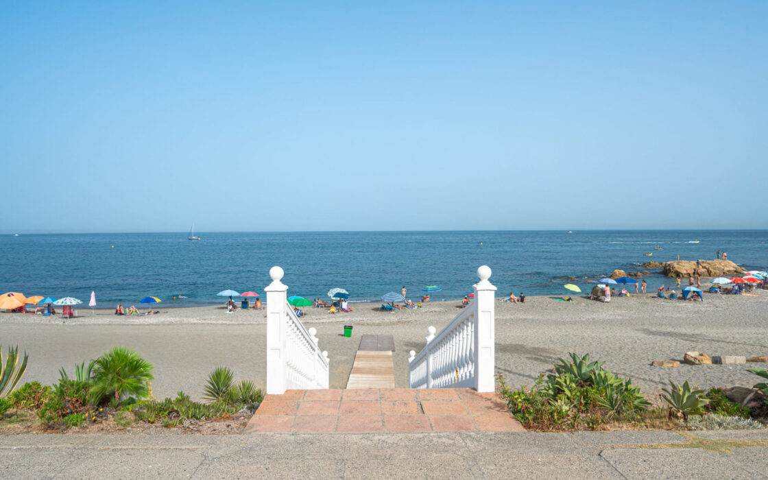 Просторный дом в Манильве, 5 спален, вид на море