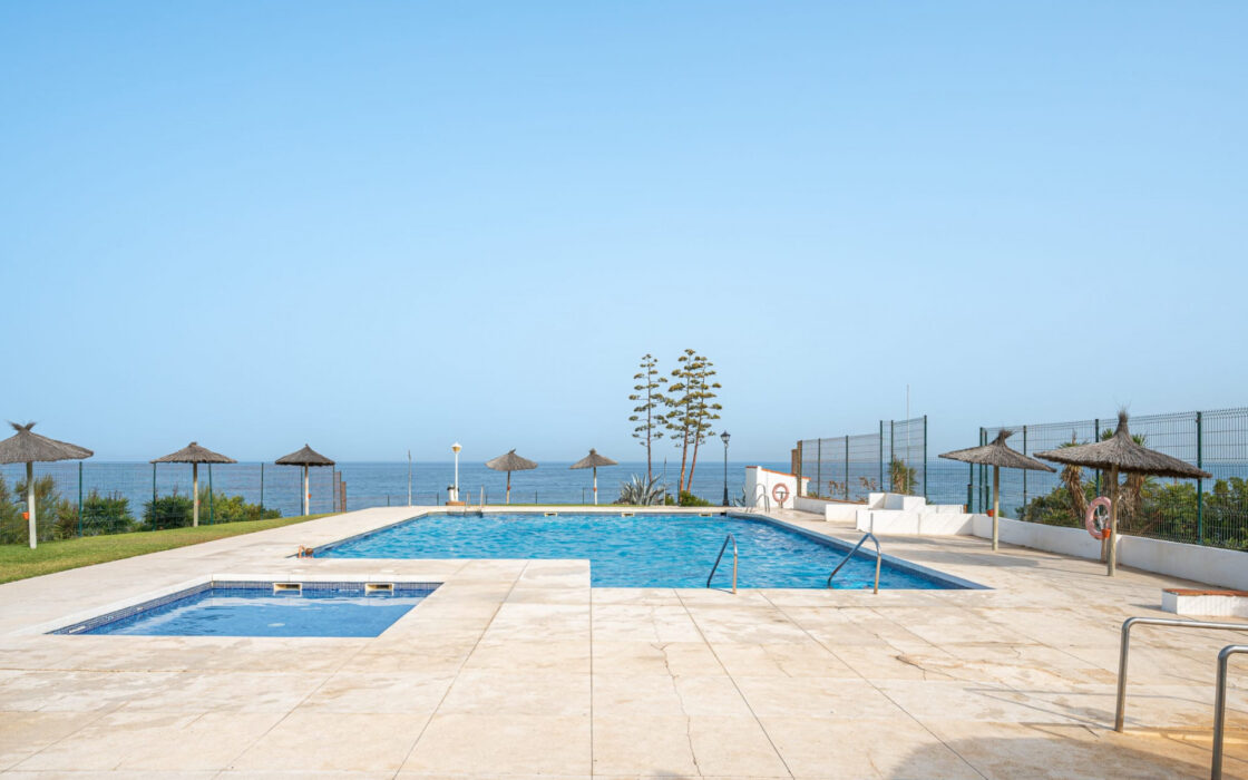 Просторный дом в Манильве, 5 спален, вид на море