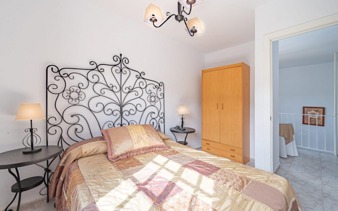 Просторный дом в Манильве, 5 спален, вид на море