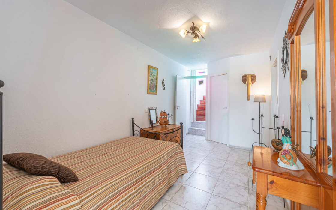 Просторный дом в Манильве, 5 спален, вид на море