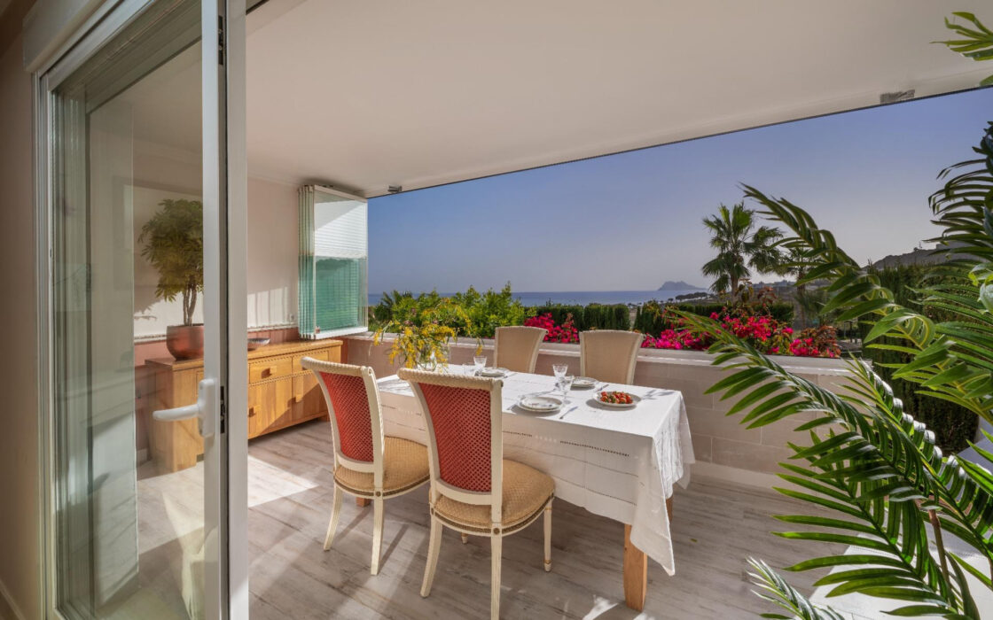 Таунхаус в Манильве, 5 спален, с террасой 351 кв.м