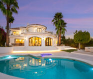 Розкішна вілла в Нуэва-Андалусія з терасою 401 кв.м.