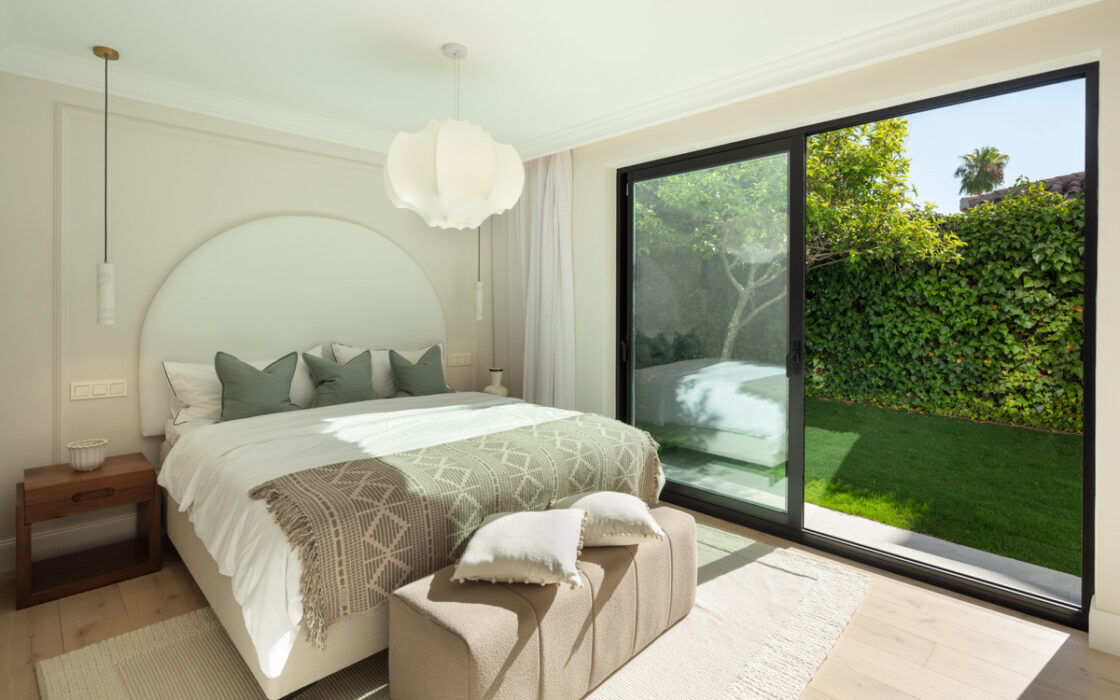 Розкішна вілла в Нуэва-Андалусія з терасою 401 кв.м.