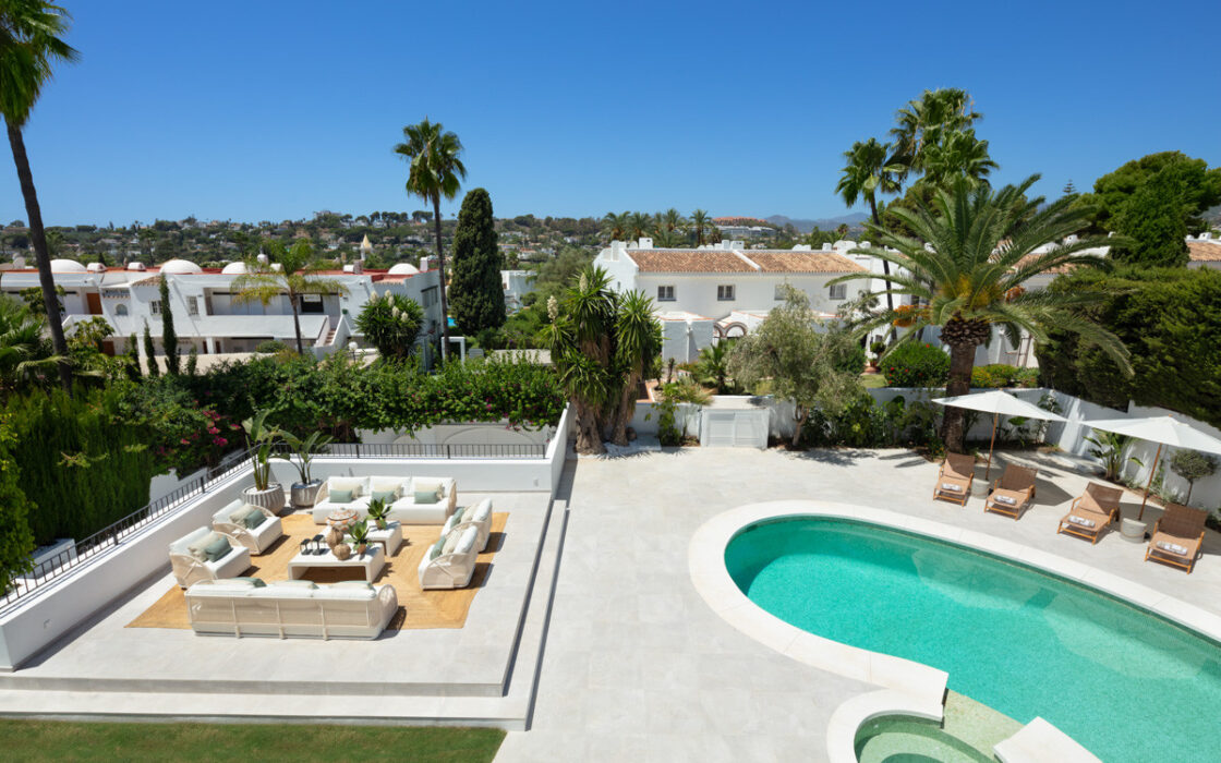 Розкішна вілла в Нуэва-Андалусія з терасою 401 кв.м.