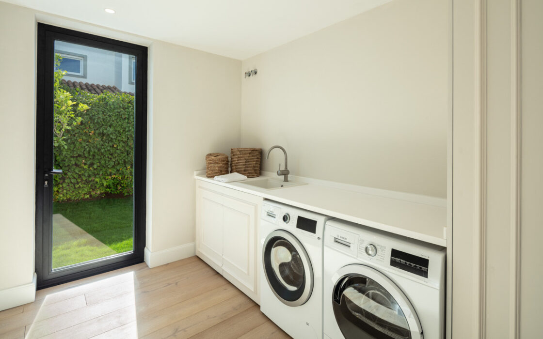 Розкішна вілла в Нуэва-Андалусія з терасою 401 кв.м.